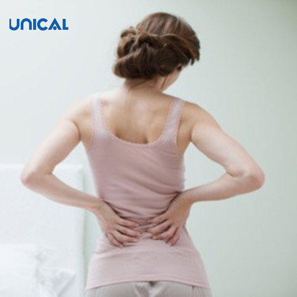 Đau lưng là một trong những dấu hiệu loãng xương