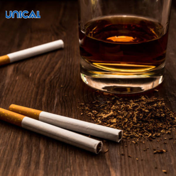Rượu và thuốc lá làm giảm khả năng hấp thụ canxi do đó người hạ canxi máu cần tránh sử dụng