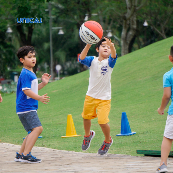 Canxi Corbiere giúp trẻ phát triển tầm vóc