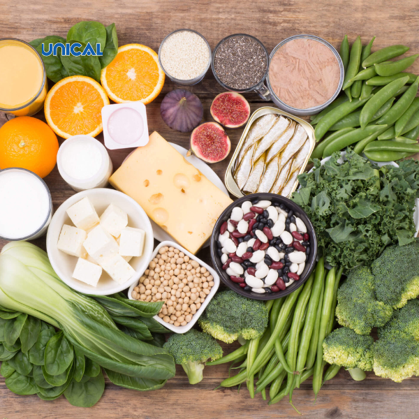 Nên xây dựng chế độ ăn đầy đủ canxi