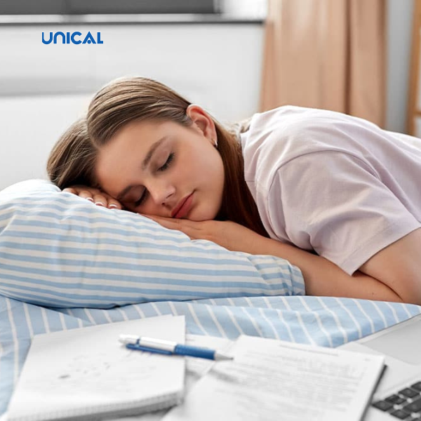 Ngủ đủ giấc là bí quyết giúp trẻ cao lớn